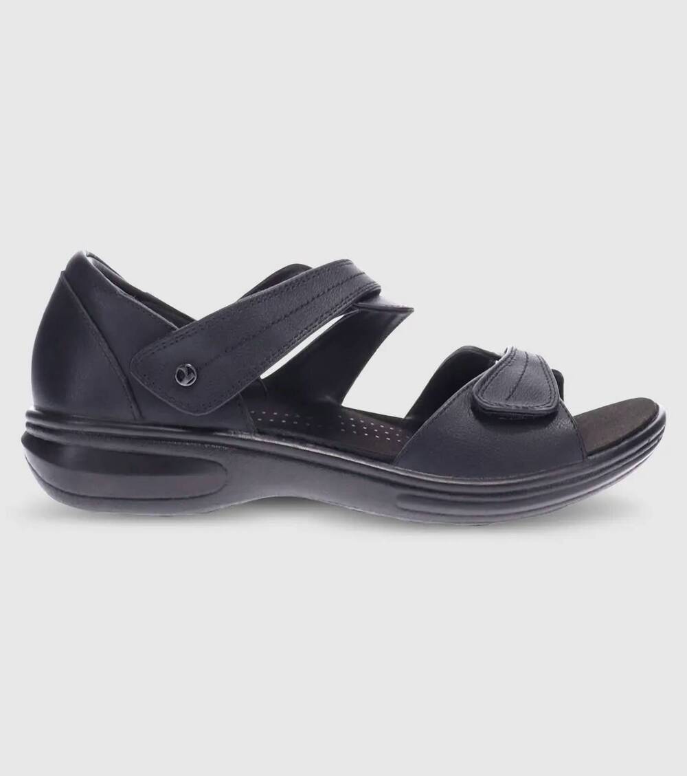 NEW REVERE women's geneva sandal in black